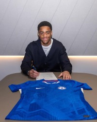 开云体育-官方：17岁边锋麦奎因与切尔西签下首份职业合同